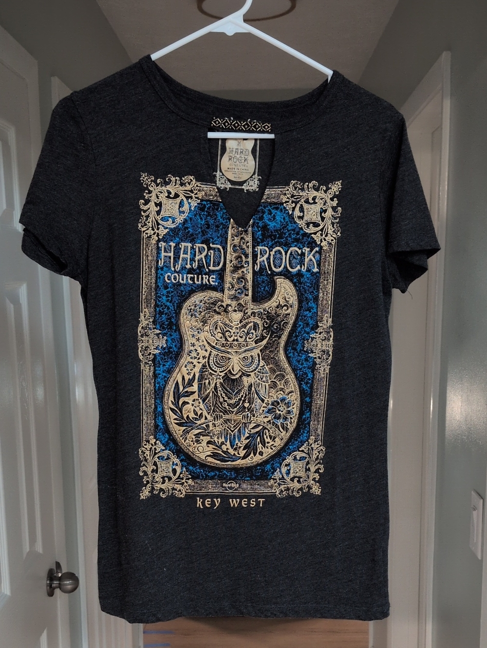 Hard Rock Cafe Key West Charcoal Gray Tee with Blue Gold Guitar Owl M Medium
